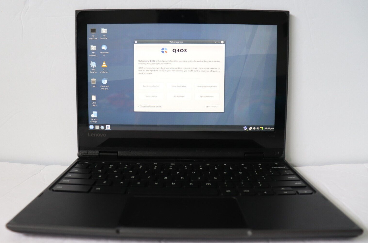 Linux Chromebook Lenovo 500e Touchscreen Rugged USB-C Bluetooth WiFi Camera Q4OS