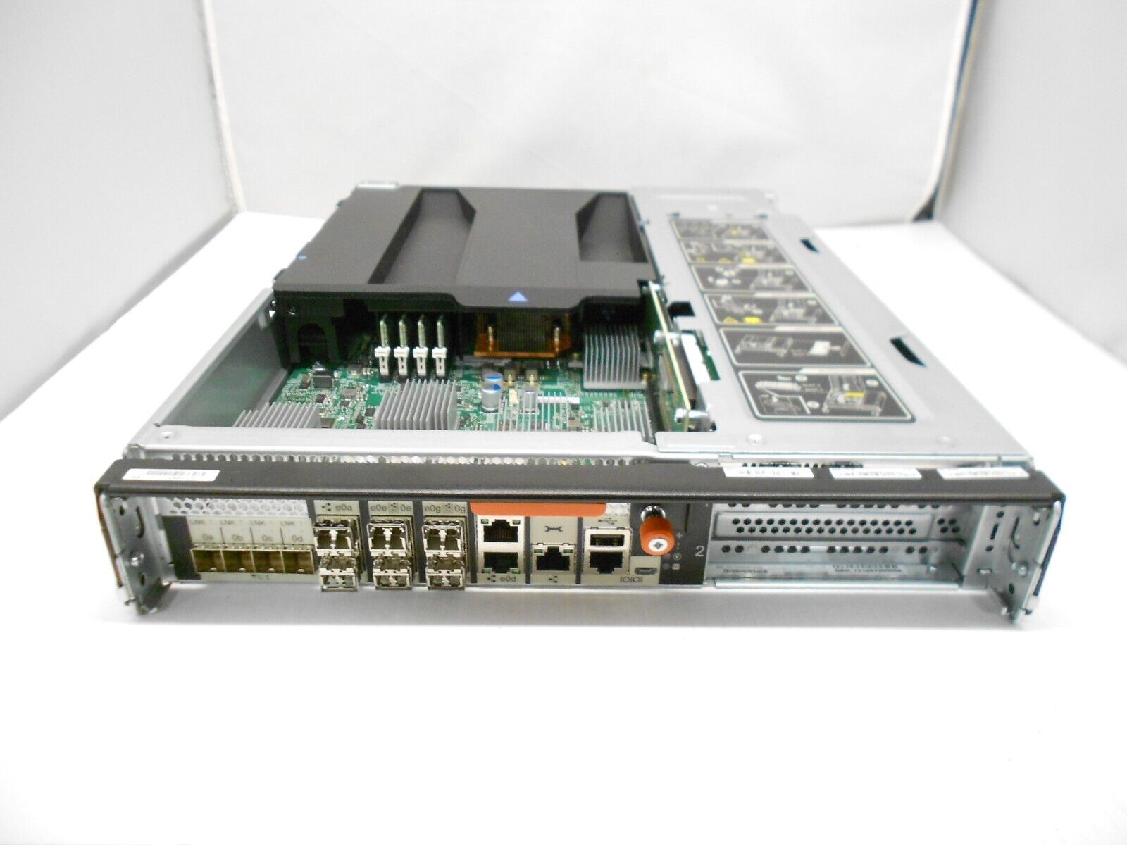 NetApp 111-02493 Filer Storage Controller for FAS8200 111-02493+D0 10Gb Ethernet