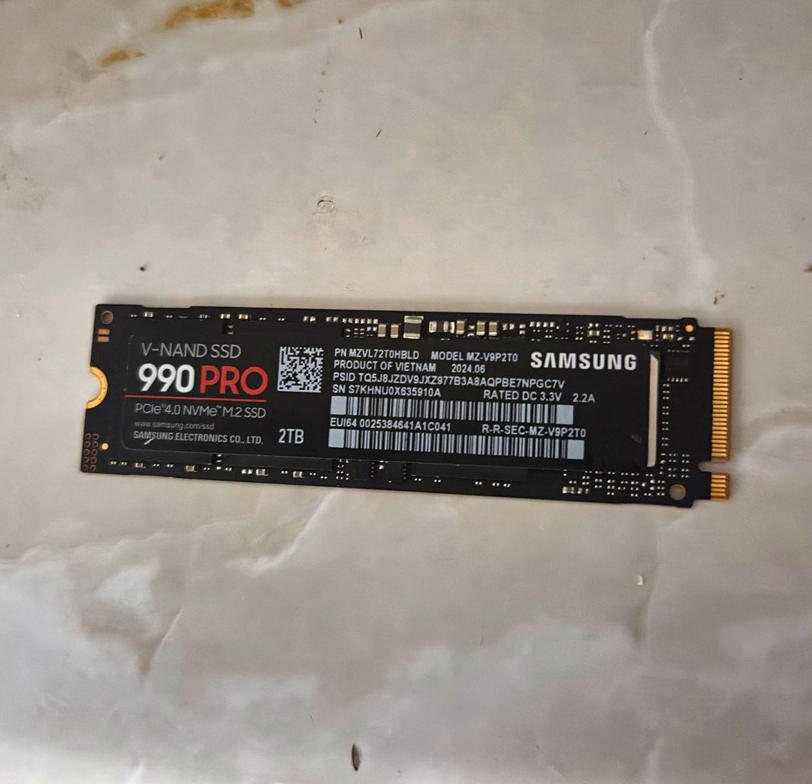 Samsung 990 PRO 2TB M.2 NVMe PCIe 4.0 V-NAND Internal SSD Black