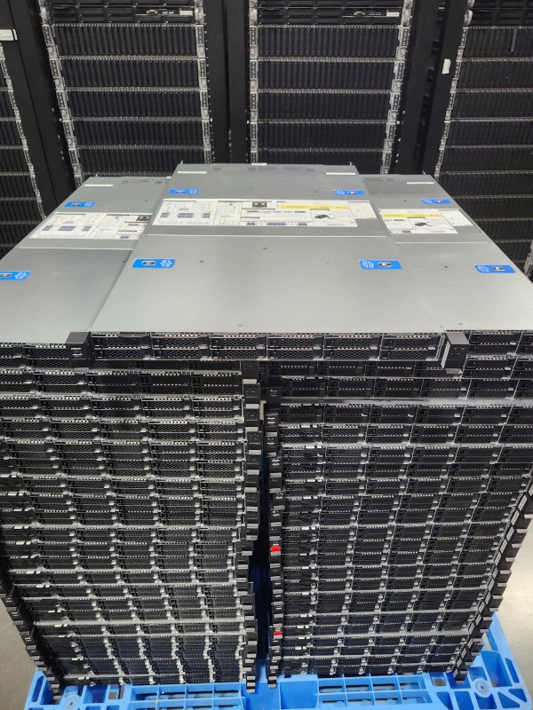 Intel 1U 12SFF Server 2x Gold 5318Y 48-Core 2.1GHz 512GB RAM 6x1.92TB NVMe SSD