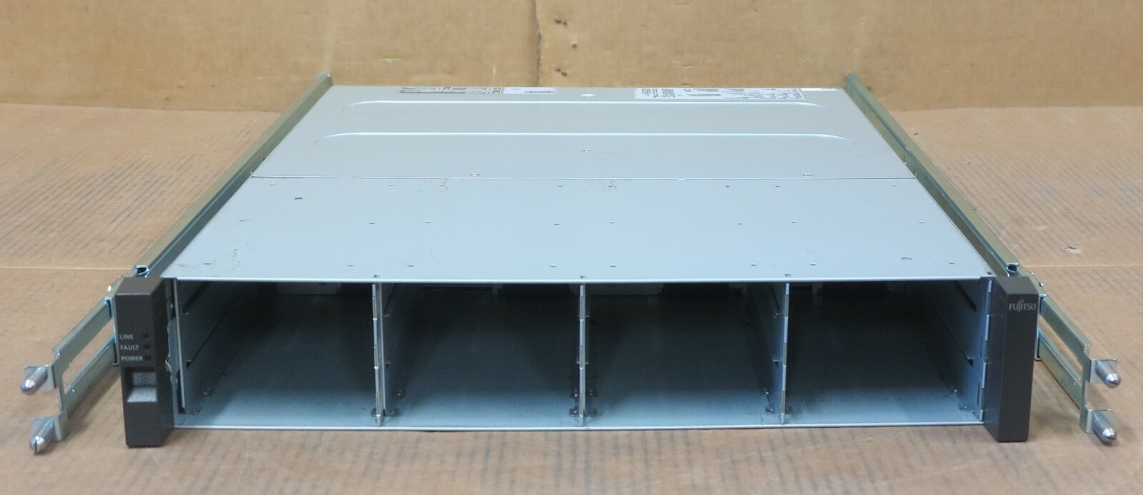 Fujitsu ETERNUS CS800 S5 Extension 2x IOM6 Control 12x 3.5" SAS Bay 2x PSU Rails
