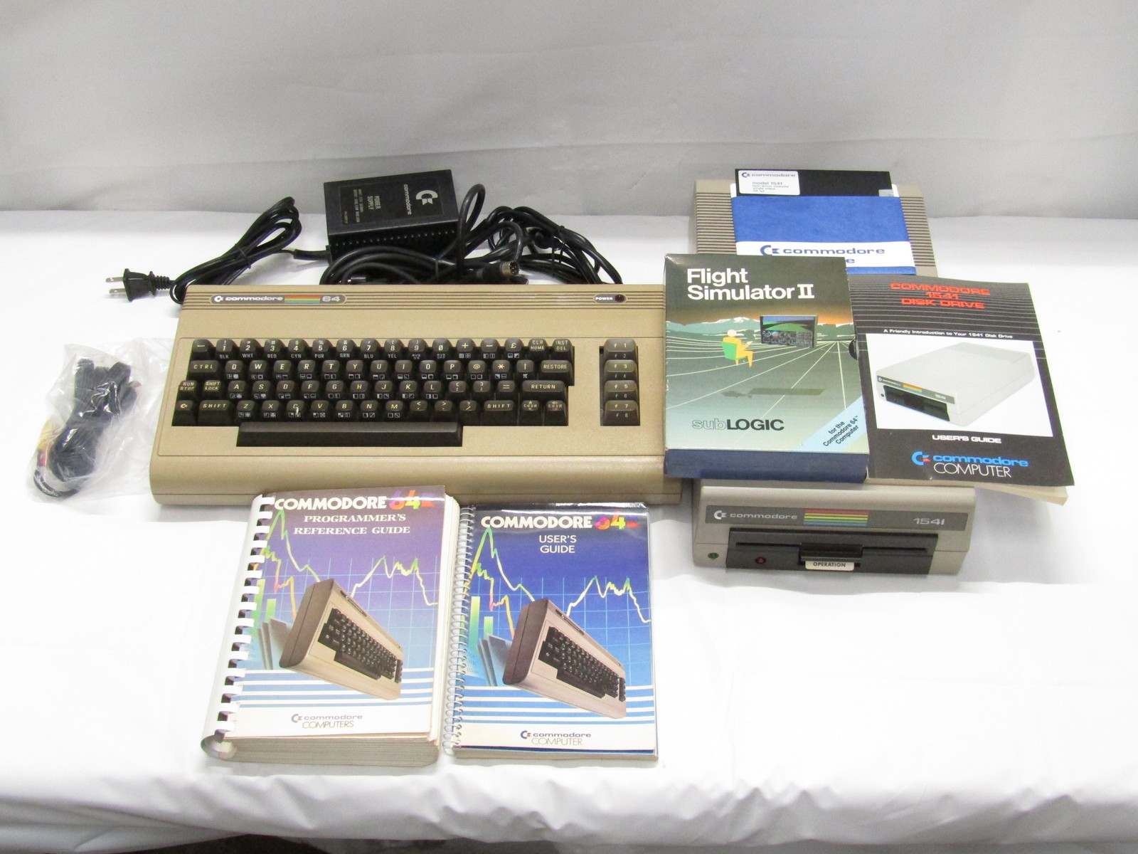 Commodore 64 PC with Model 1541 Diskette Drive and Flight Simulator II *READ*