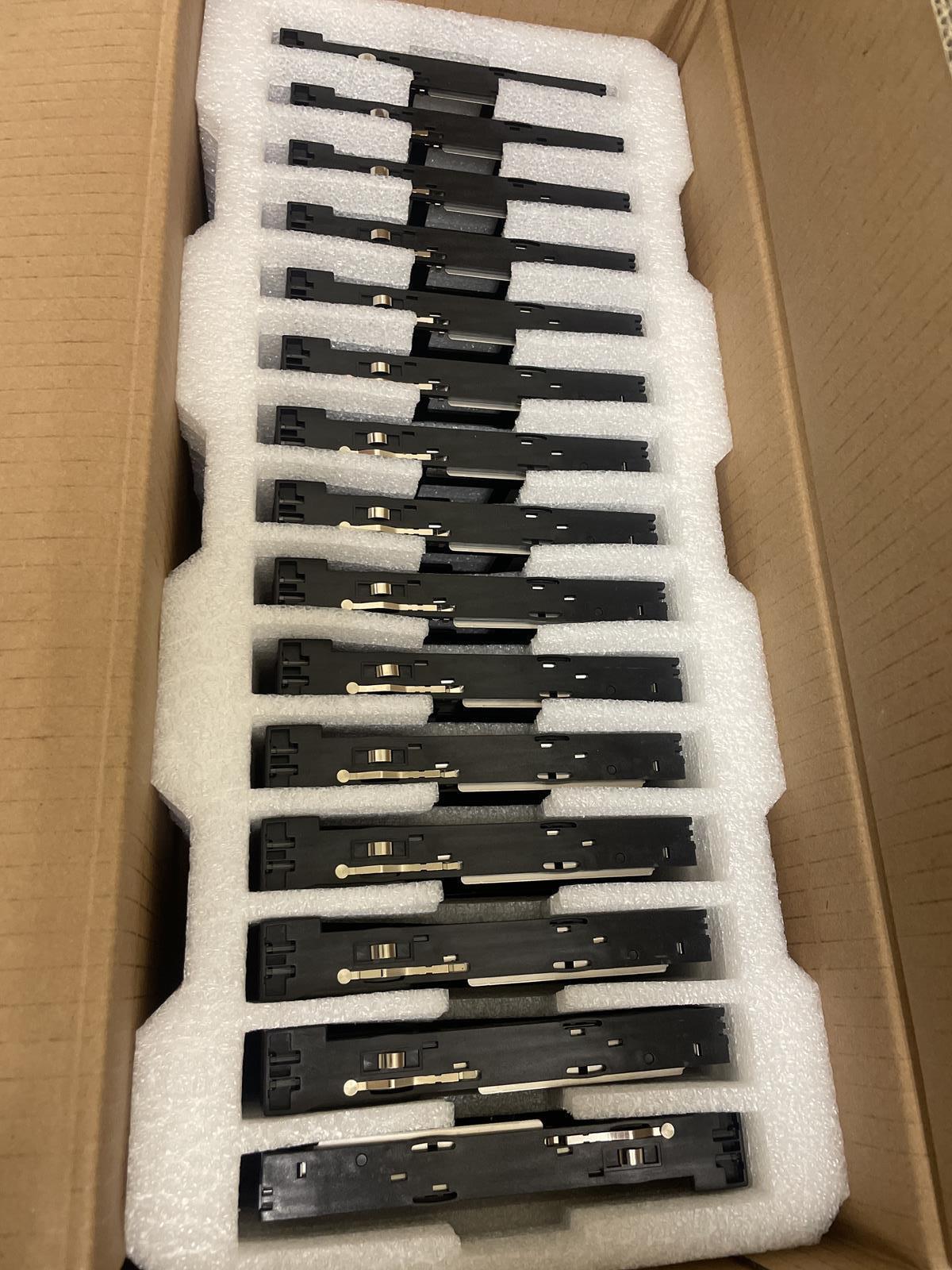 SUPERMICRO BOX OF 15 TOOL-LESS CADDIES 212015021