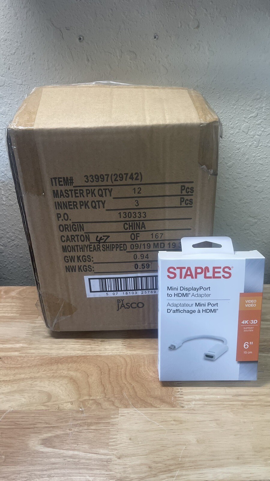 12 New Staples Mini Display Port to HDMI Adapters, Fast Ship Full Case. Resale