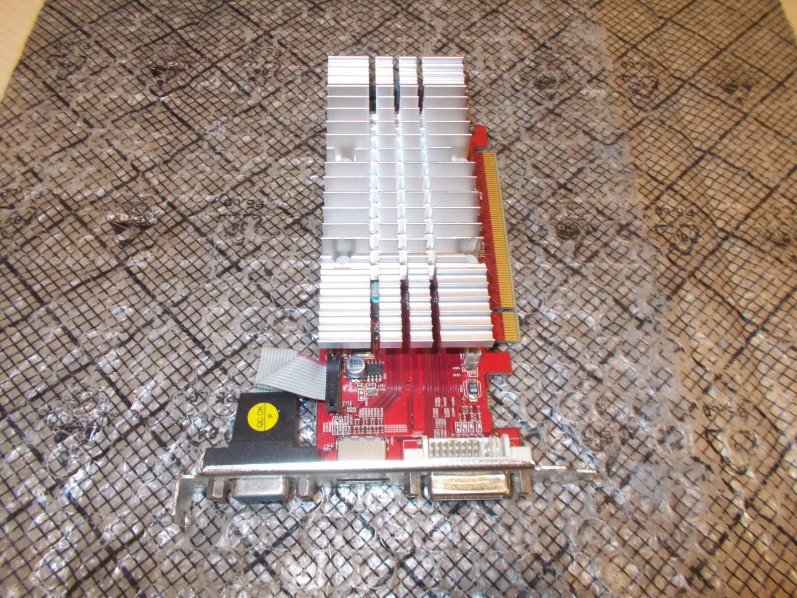 Power Color ATI Radeon HD 3450 512MB PCI-E Video Card + DVI/HDMI AX3450 512MD2-H