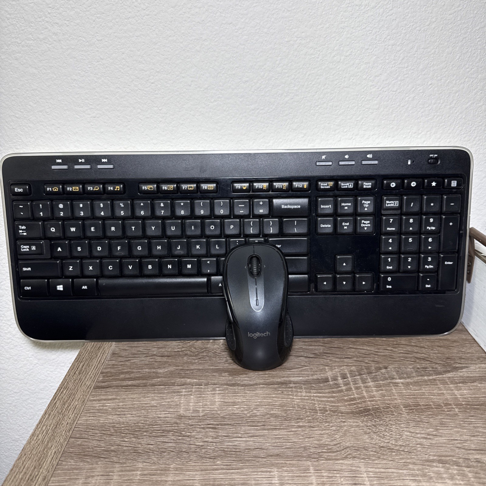 Logitech K520 Wireless Keyboard USB 2.4Ghz Black w/ Receiver & M510 Mouse