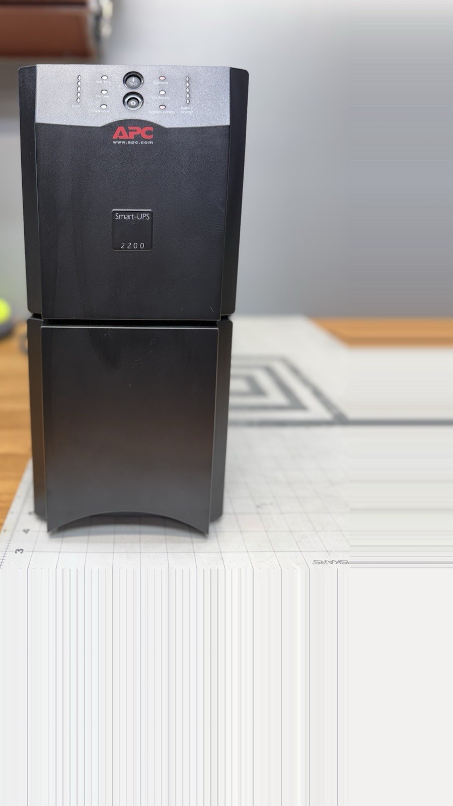 APC SUA2200 Smart-UPS 2200 UPS Working Pull No Batteries READ PLEASE SEE PICS 🔥