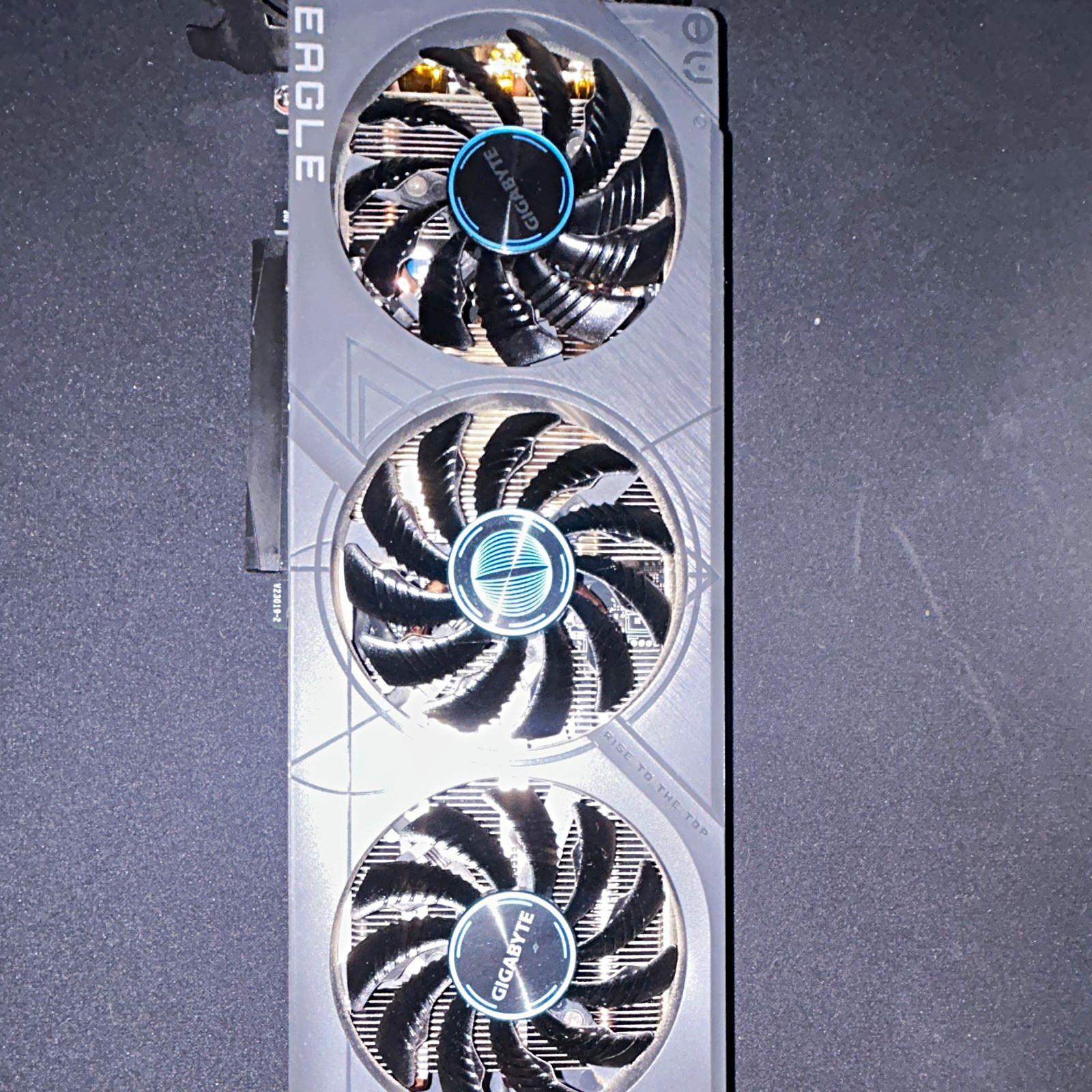GIGABYTE EAGLE NVIDIA GeForce RTX 4060 Ti Ray Tracing DLSS 3 PCIe