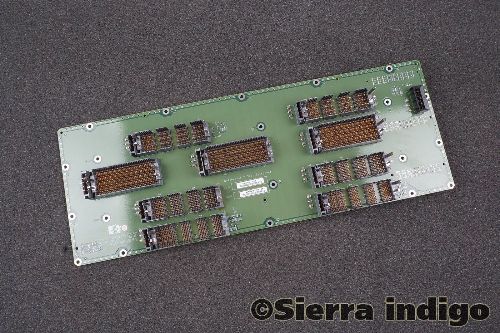 Foundry Networks MLX-4 Rottweiler 2 Slot Backplane Board 35550-001A