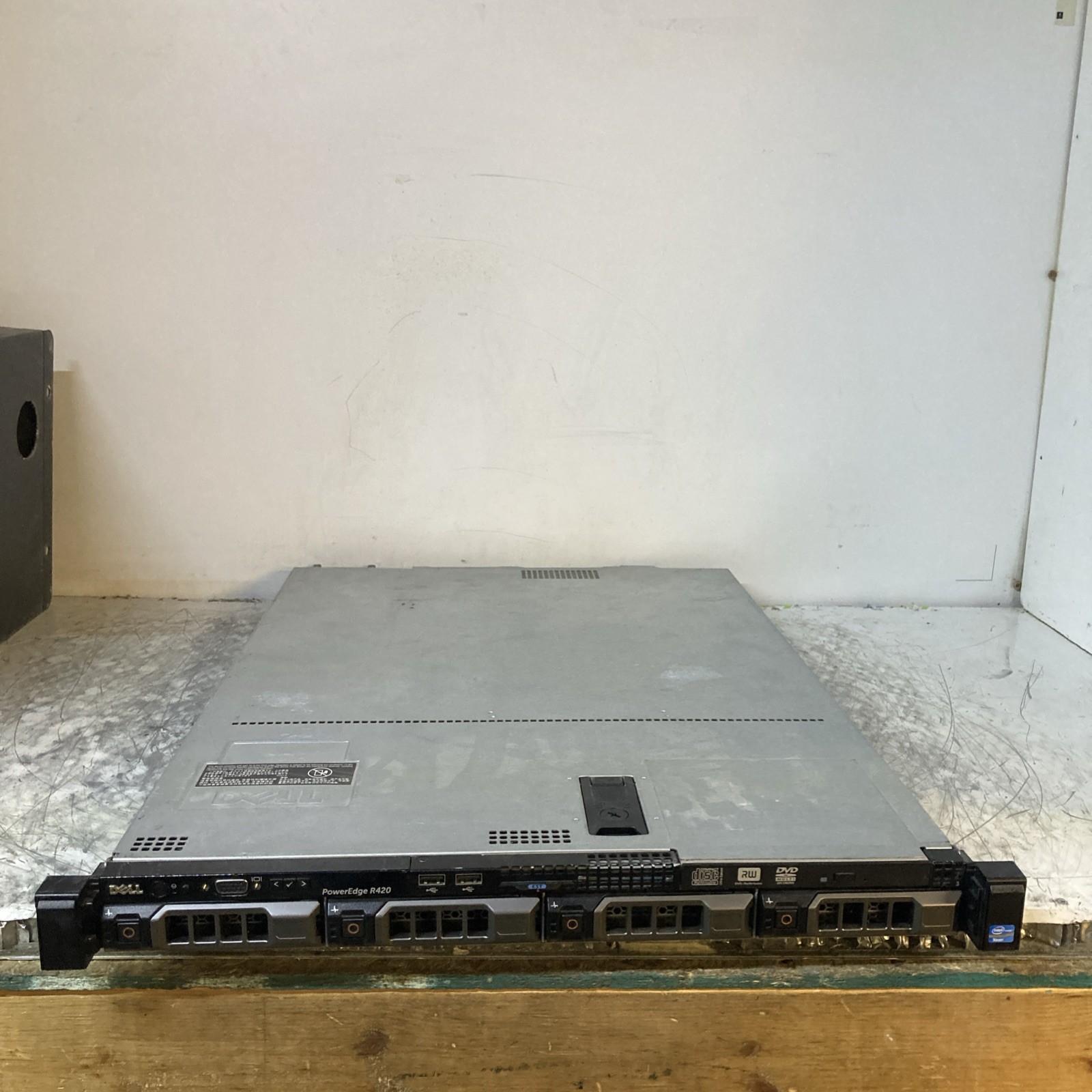 Dell PowerEdge R420 Dual Intel Xeon E5-2440 v2 @2.40GHz no RAM No HDD