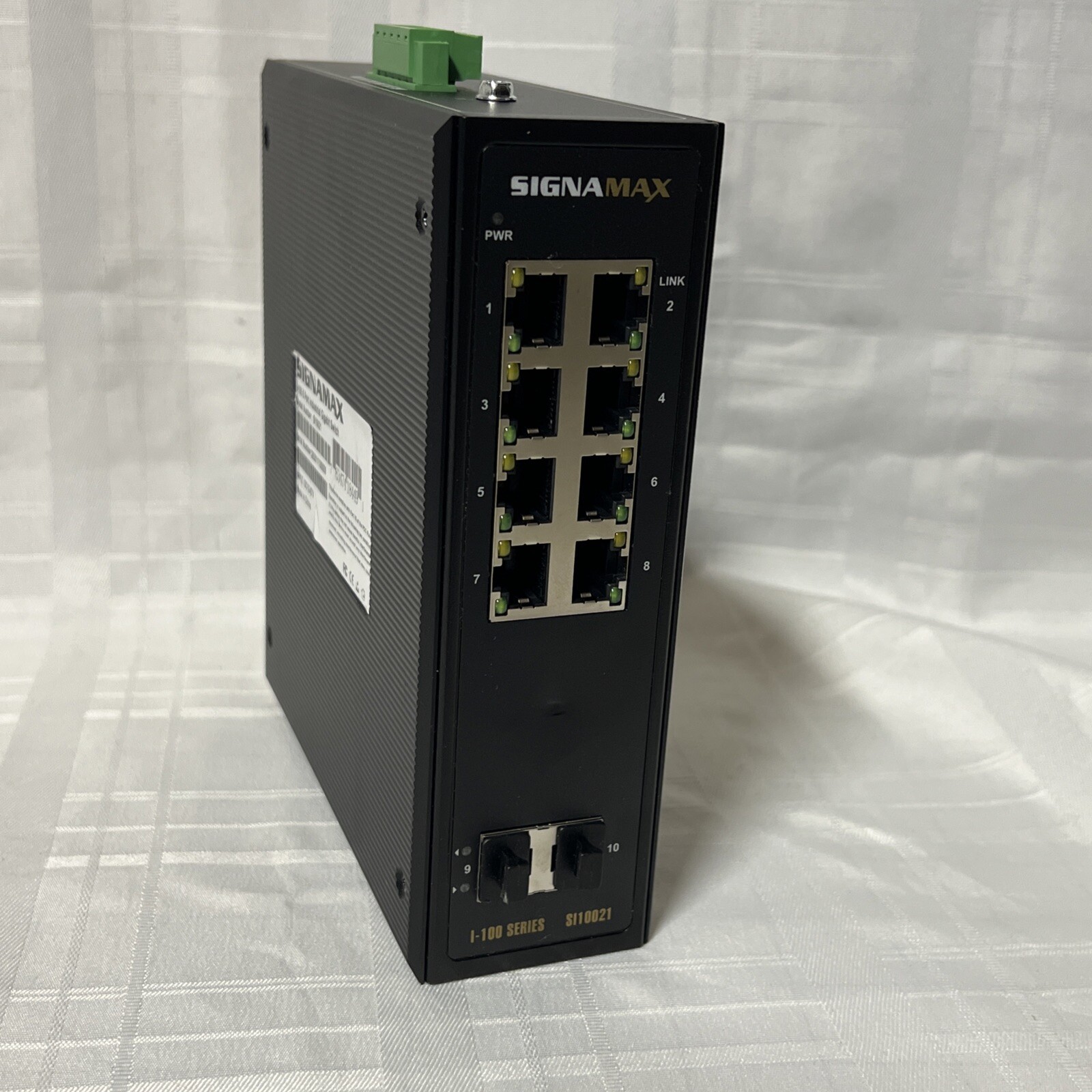 Signamax I-100 8 Port Industrial Gigabit PoE+ Switch SI10011