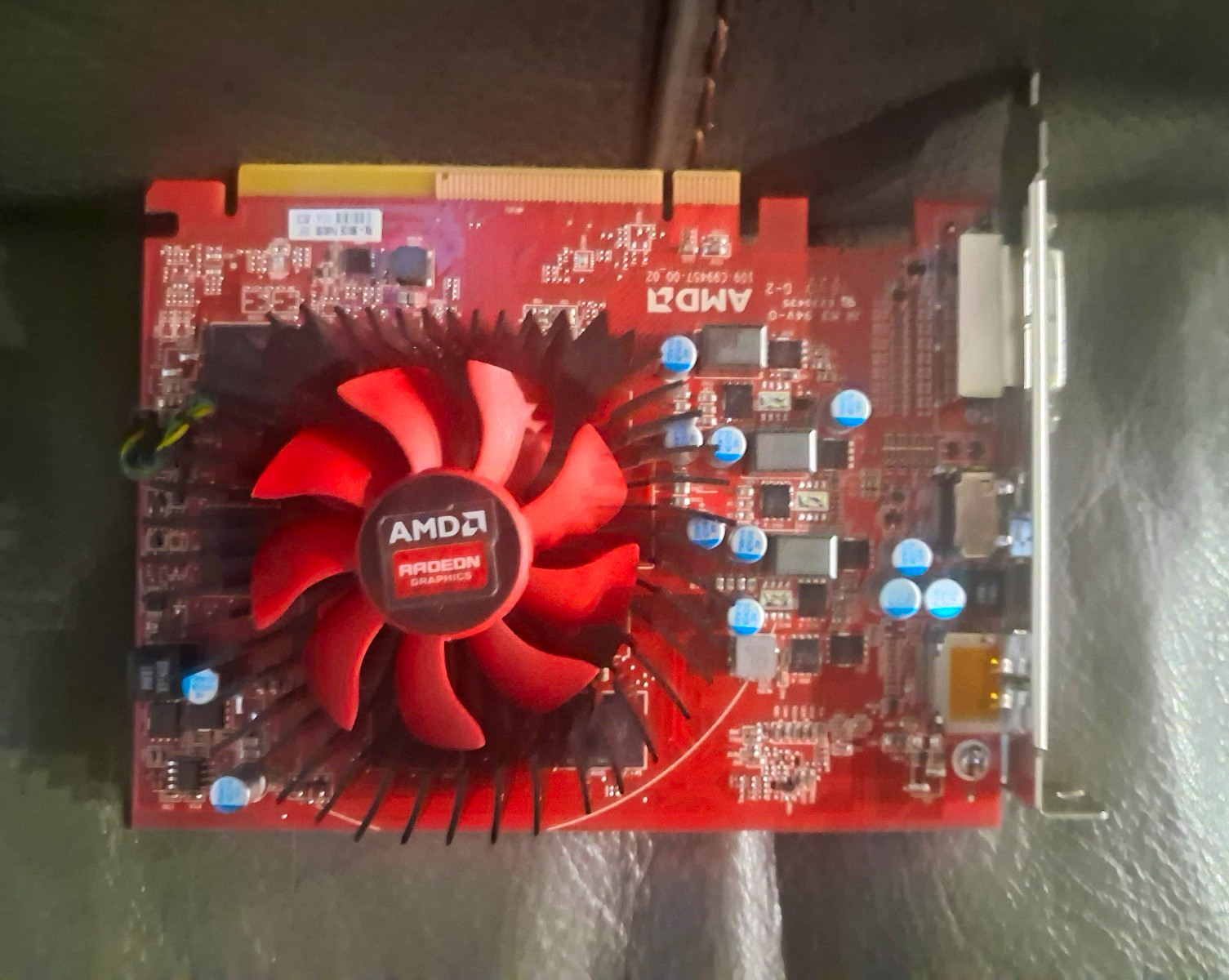 AMD Radeon RX 560 2GB DisplayPort HDMI DVI PCIe x16
