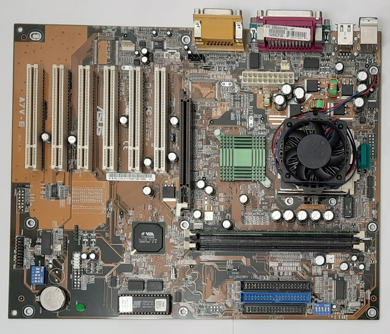 ASUS A7V-E Socket A AGP Retro Motherboard + AMD Athlon 900MHz + 256MB SD RAM
