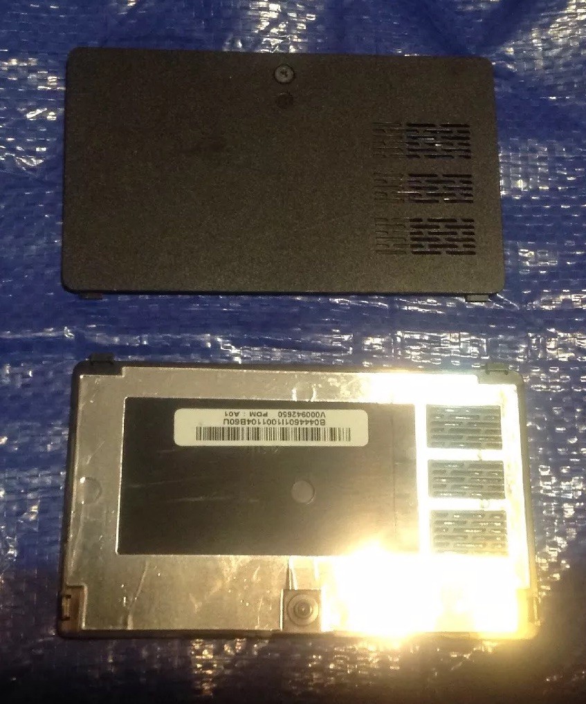 V000942650 GENUINE ORIGINAL TOSHIBA PLASTIC COVER SATELLITE C655 SERIES 