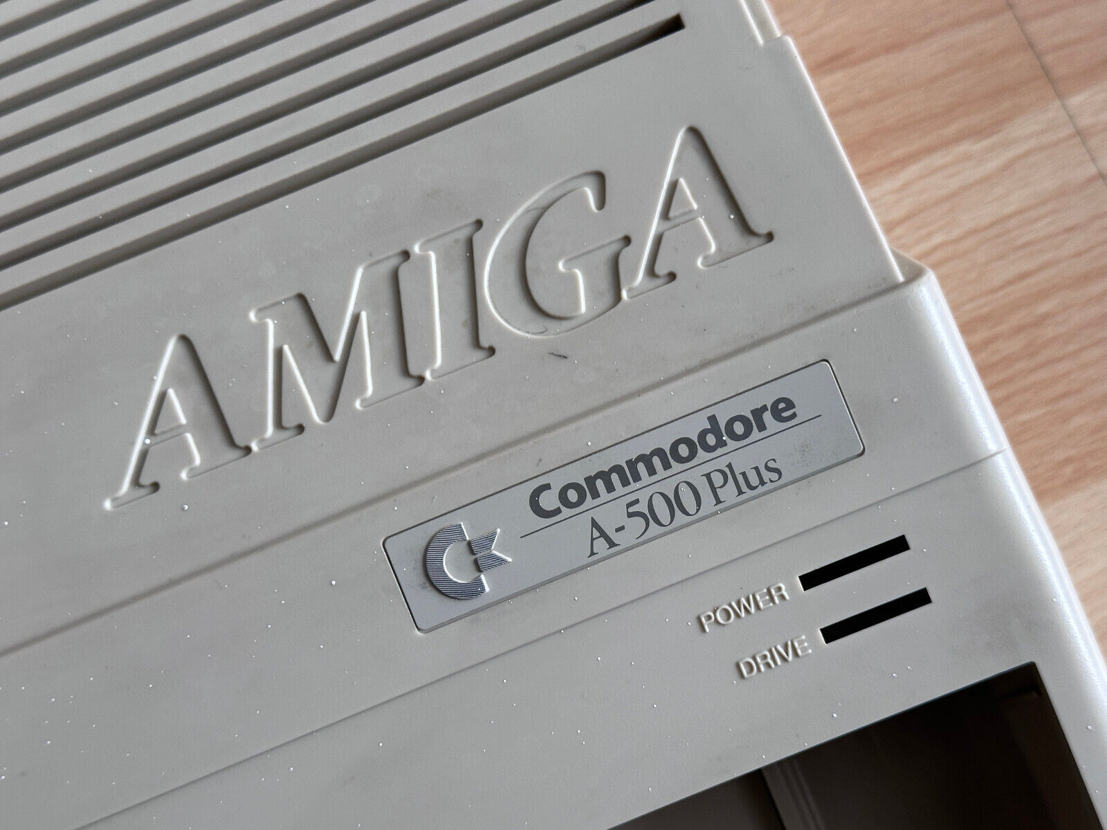Amiga 500 + Desktop Case/ Made IN Hong Kong S. S.No 084202 #15 24