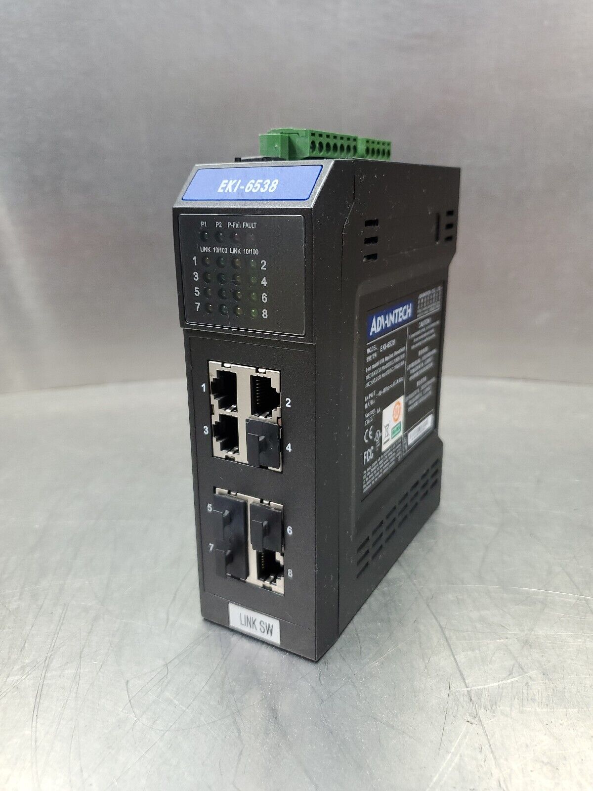 ADVANTECH EKI-6538 8-port 10/100 Mbps Smart Ethernet Switch.               3A-10