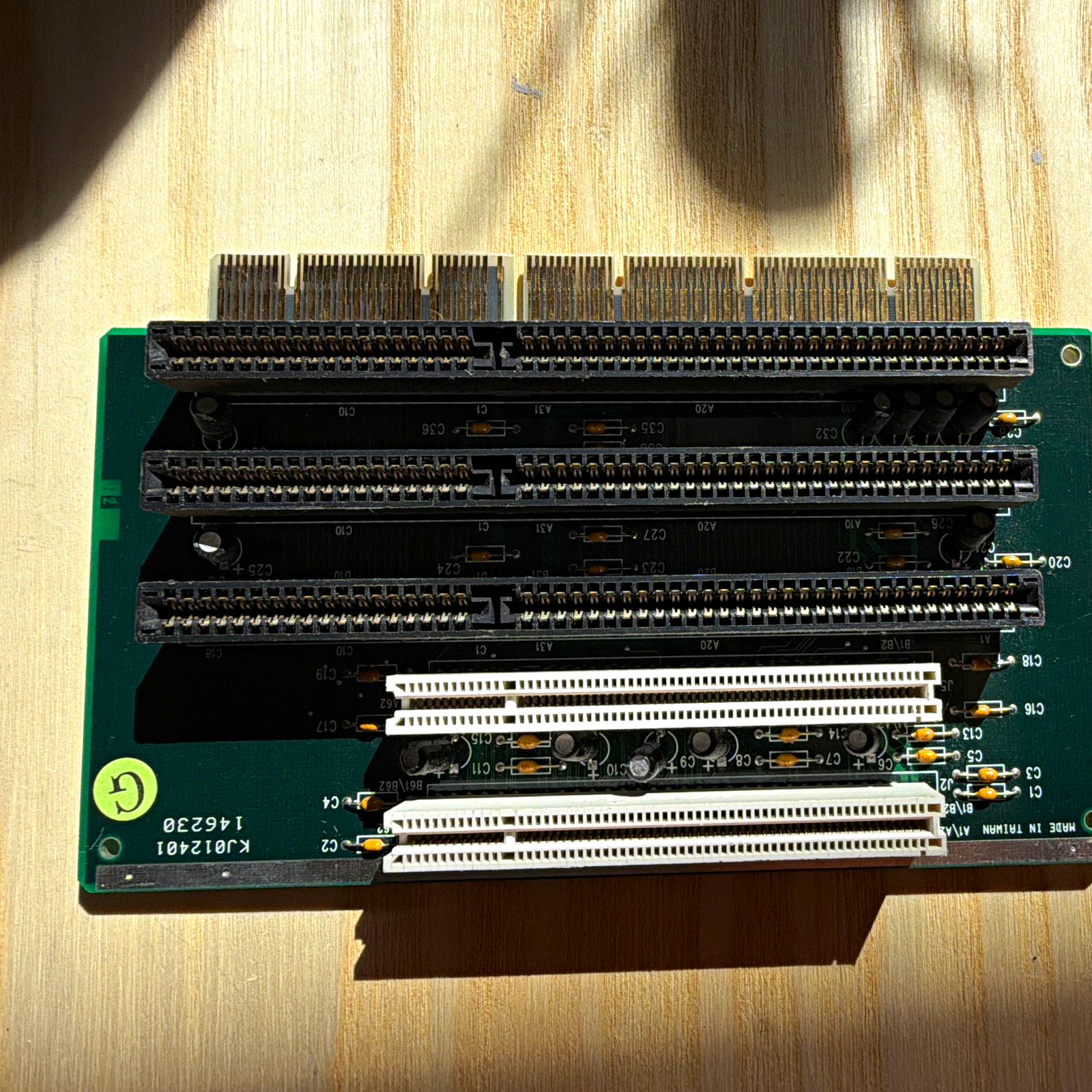 READ  PCI Riser Card Backplane 5-Port 3x PCI 2x PCI for HP Pavilion PBLCDSKTOP