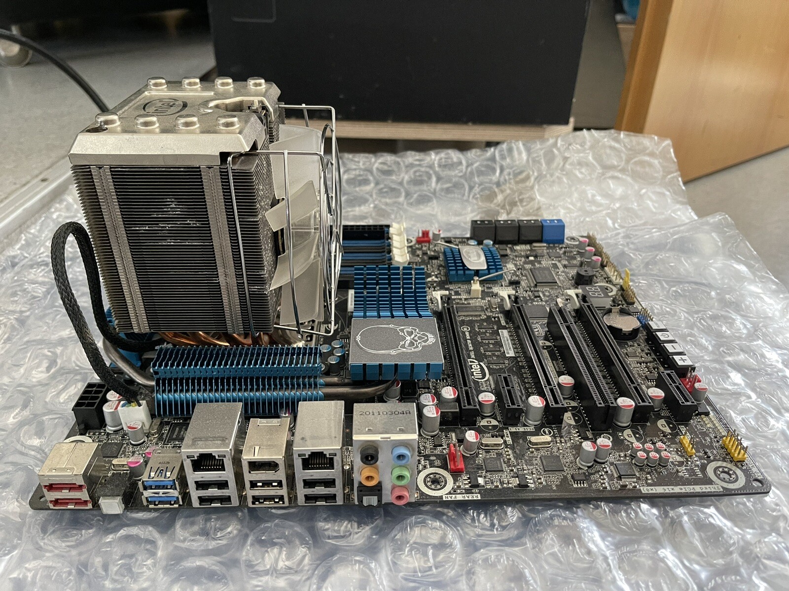 INTEL DX58 SO2 + INTEL I7 990X + INTEL COOLER