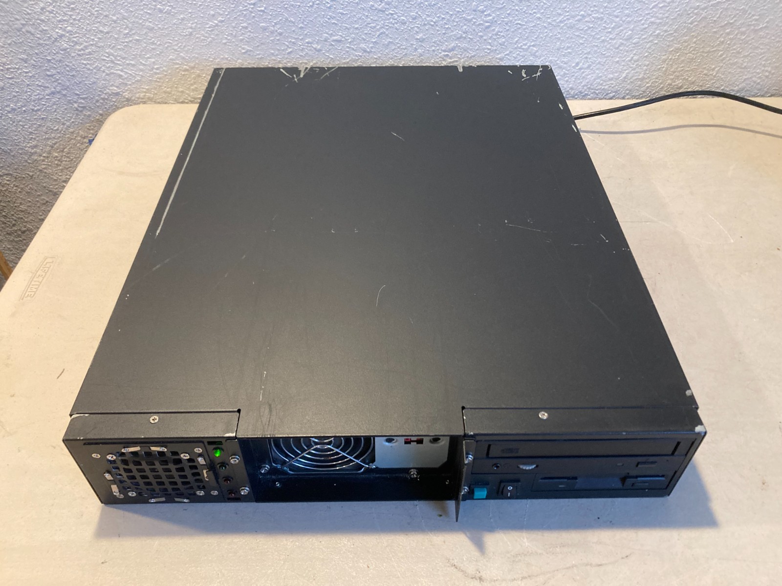 Vintage 2U Rackmount Computer System w/ CD & 3.5" Floppy Drive - Power Tested