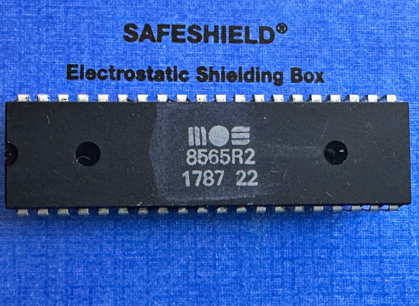 8565R2 CSG/MOS Video Chip IC VIC, Commodore C64 #17 87