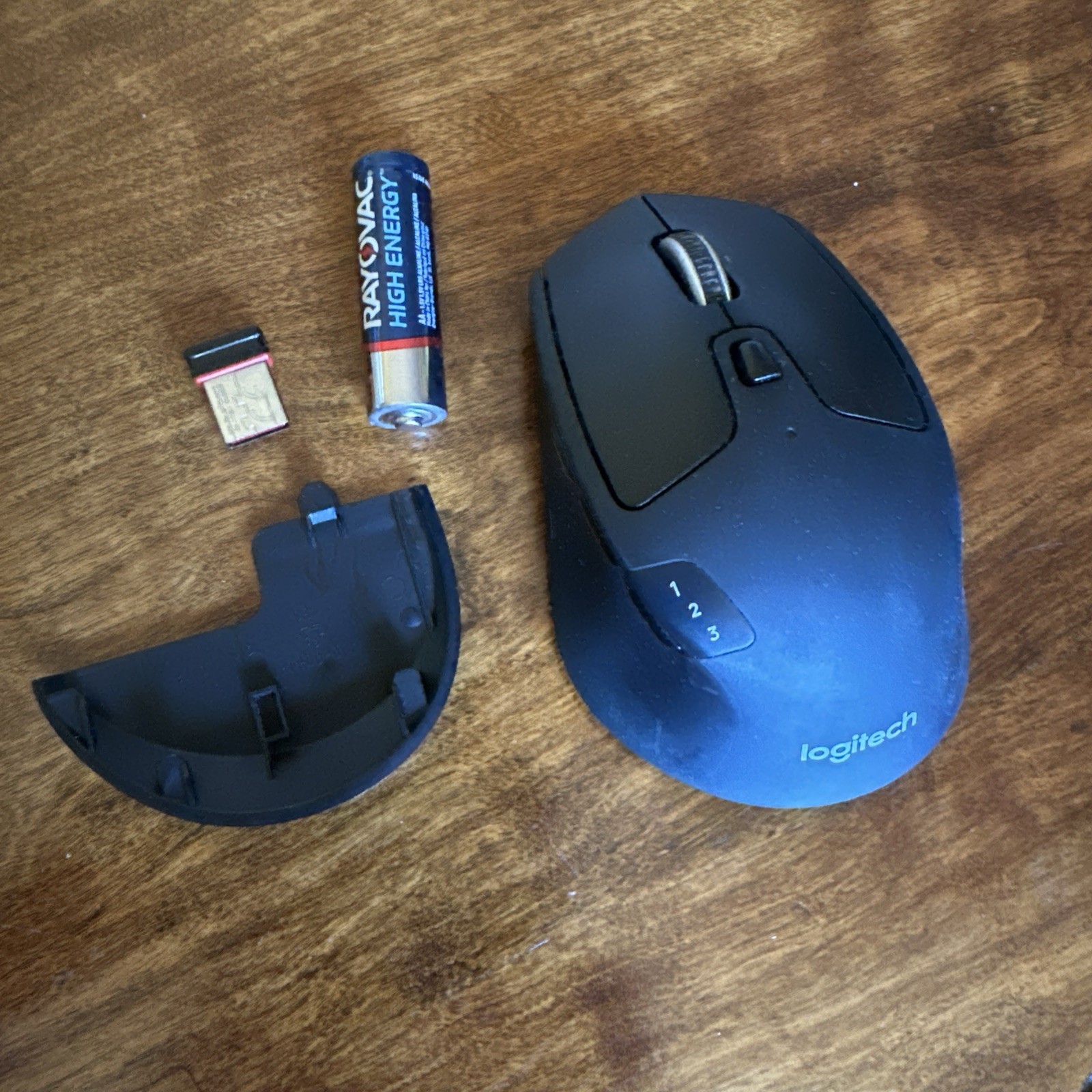 Logitech M720 Triathlon Precision Pro Wireless USB & Bluetooth Mouse PC / MAC