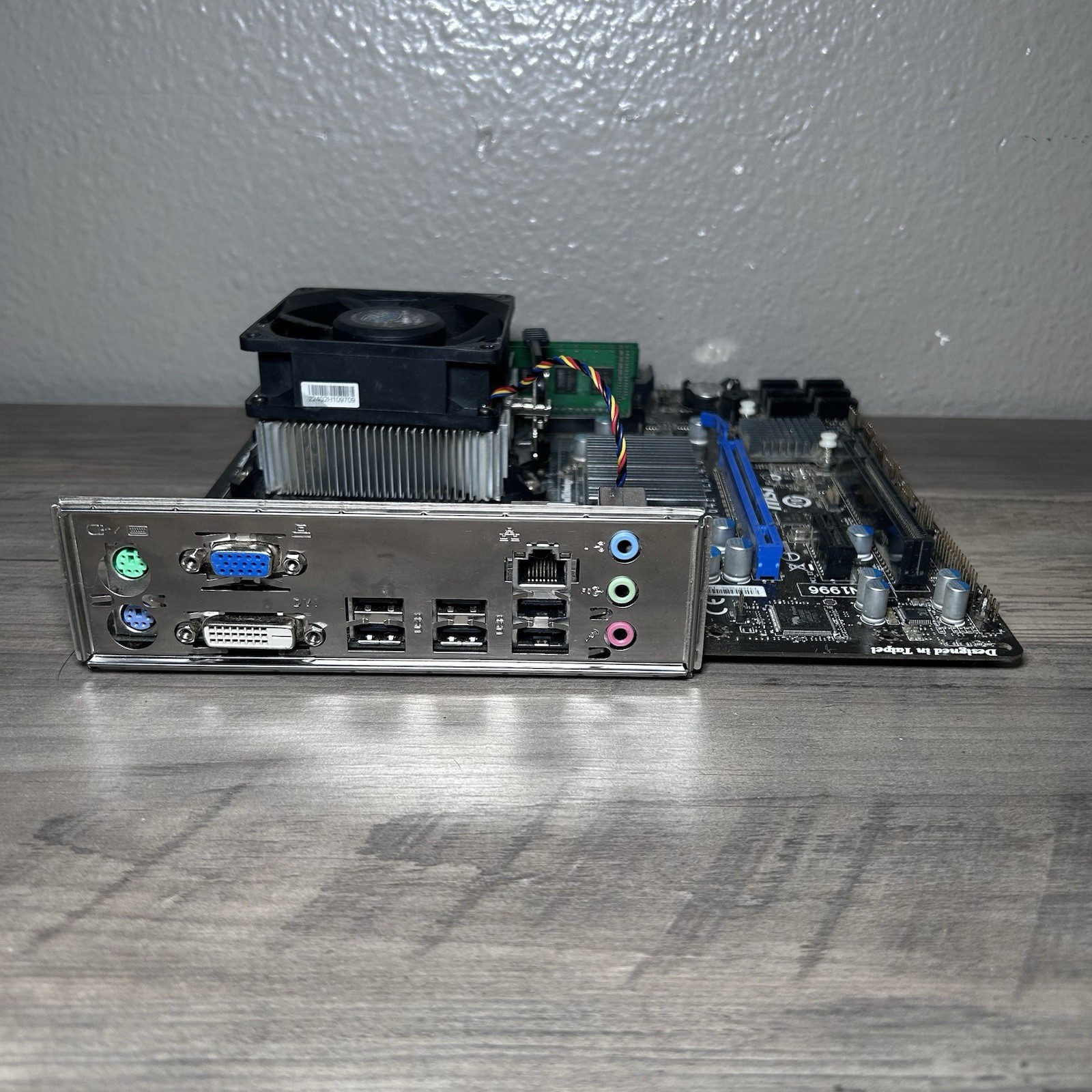 MSI MS-7641 VER 4.0 Motherboard AMD DDR3 IO-Shield + FX 4300 Quad Core CPU + 8GB