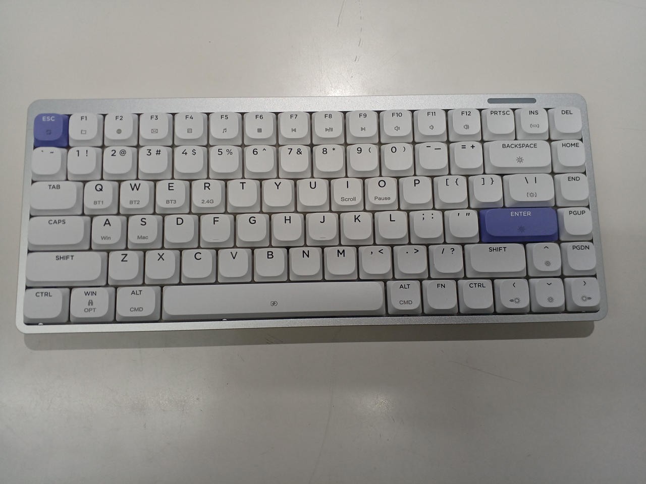 Epomaker LUMA84 Mechanical Keyboard 84-Key Bluetooth USB-C Red Switch Used