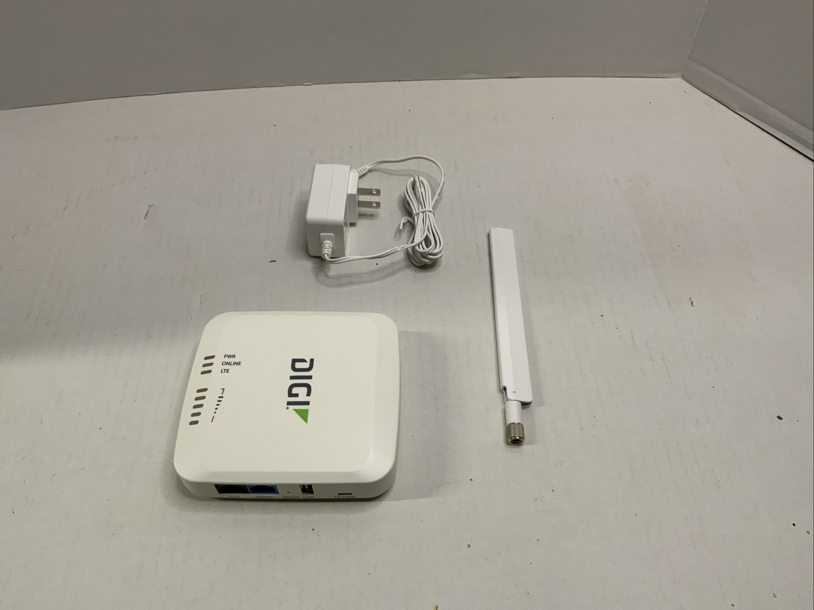 Digi Connect IT Mini 500165-G Wireless Modem Router Ethernet Serial SIM USB