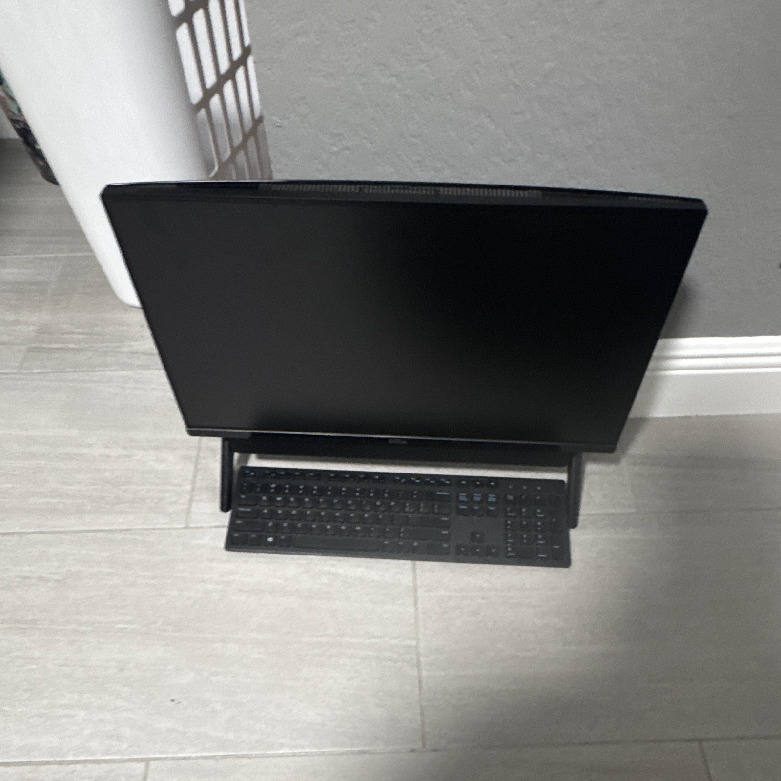 15.6in IPS LCD Flat Panel Computer Monitor 1024x600 Resolution Black