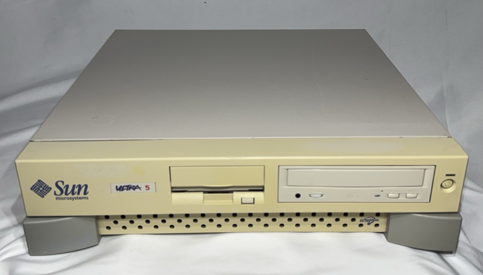 Sun Ultra 5 Workstation, 360MHz UltraSPARC IIi CPU, 512MB RAM, 4.3GB HDD, 32X CD