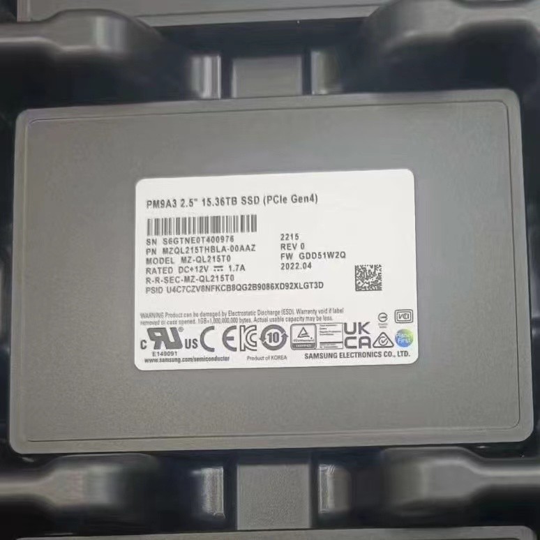 15.36TB SSD PM9A3 SAMSUNG U2 PCIe Gen4 MZ-QL215T0 MZQL215THBLA-00AAZ FW GDD51WZQ