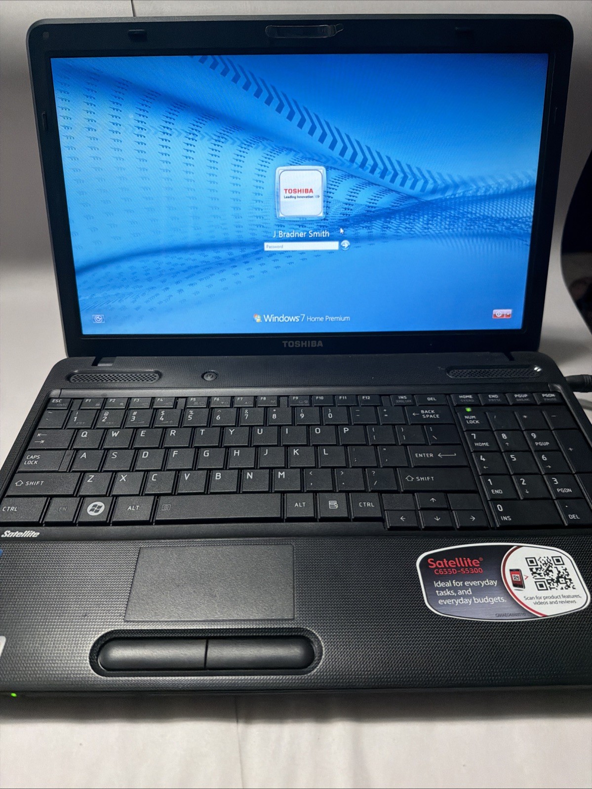 TOSHIBA SATELLITE C655D-S5300 Working, Locked, Has Cord, For Part See Descript