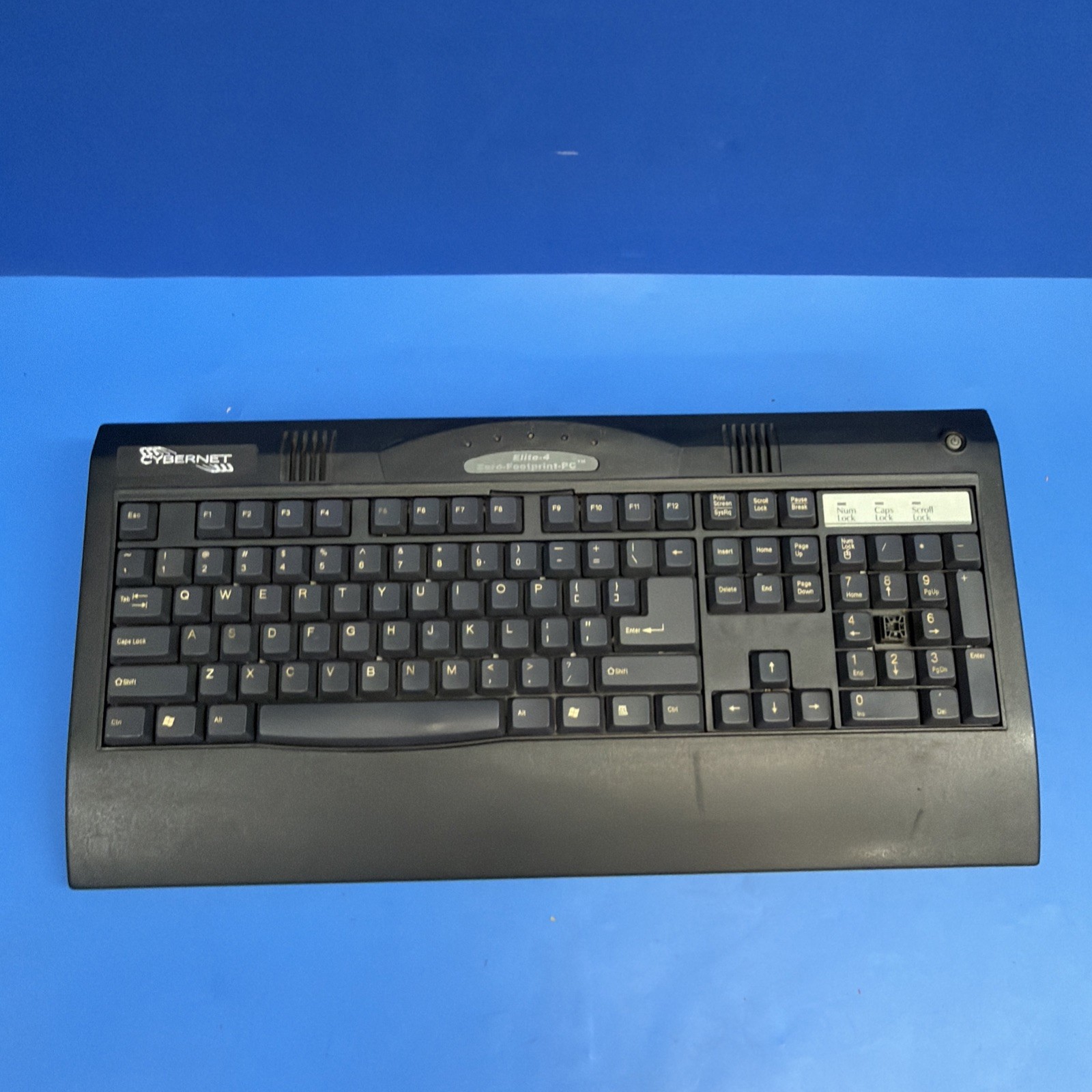 Vintage Cybernet Elite-4 Zero-Footprint Keyboard PC Powers On Stuck at Logo
