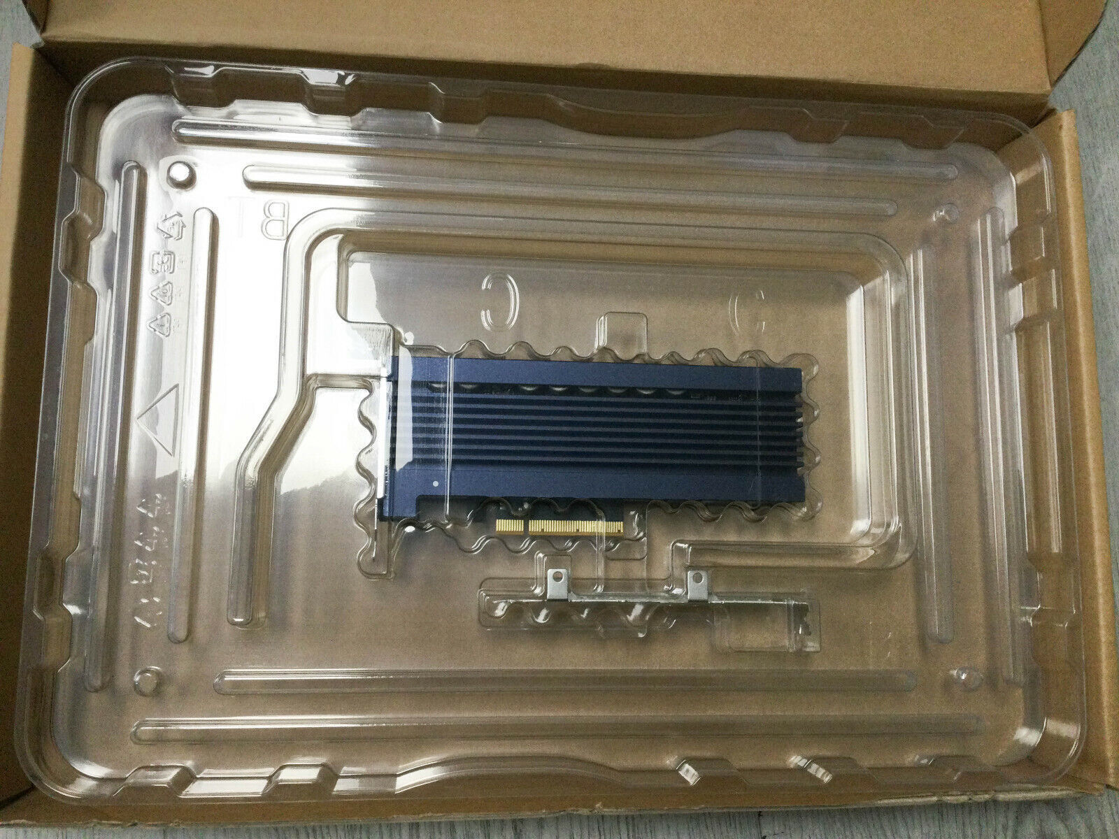 MZ-PLL1T60 SAMSUNG 1.6TB 6G PM1725A AIC NVME PCIE HH-HL ENTERPRISE SSD