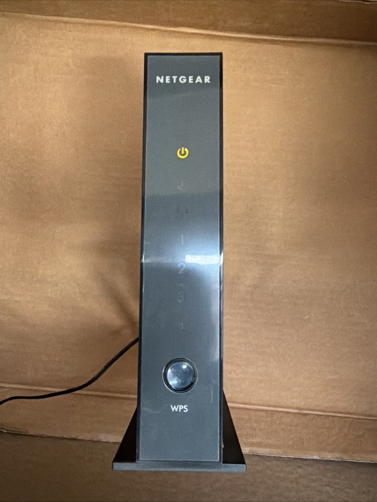 NETGEAR N300 Wireless Router WNR2000 V3 with Power Cord