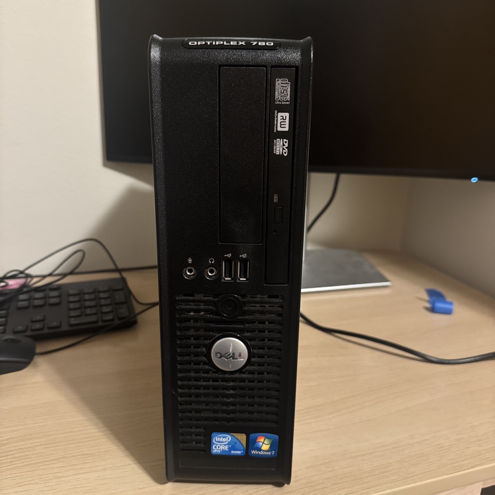 Dell OptiPlex 780 SFF Desktop PC Powers On AS-IS For Parts Repair