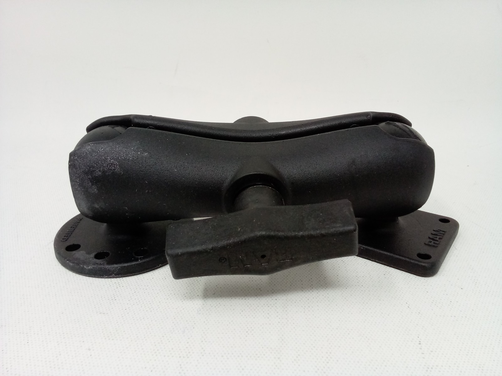 RAM Double 1.5" Ball Mount with Round and Rectangular Plates - RAM-101U-225