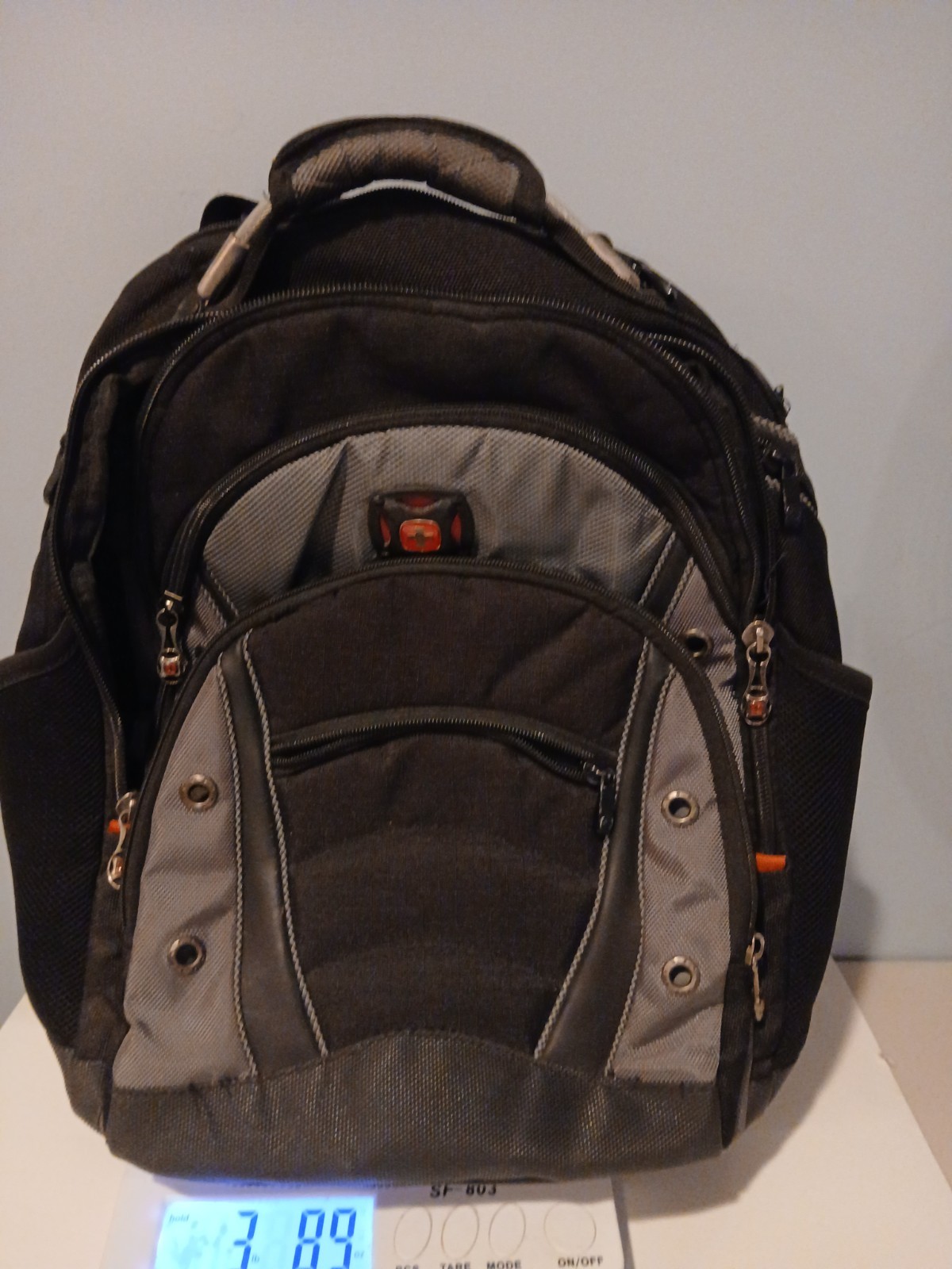  SWISS GEAR Synergy Pro 16 inch Laptop Backpack Black & Gray 