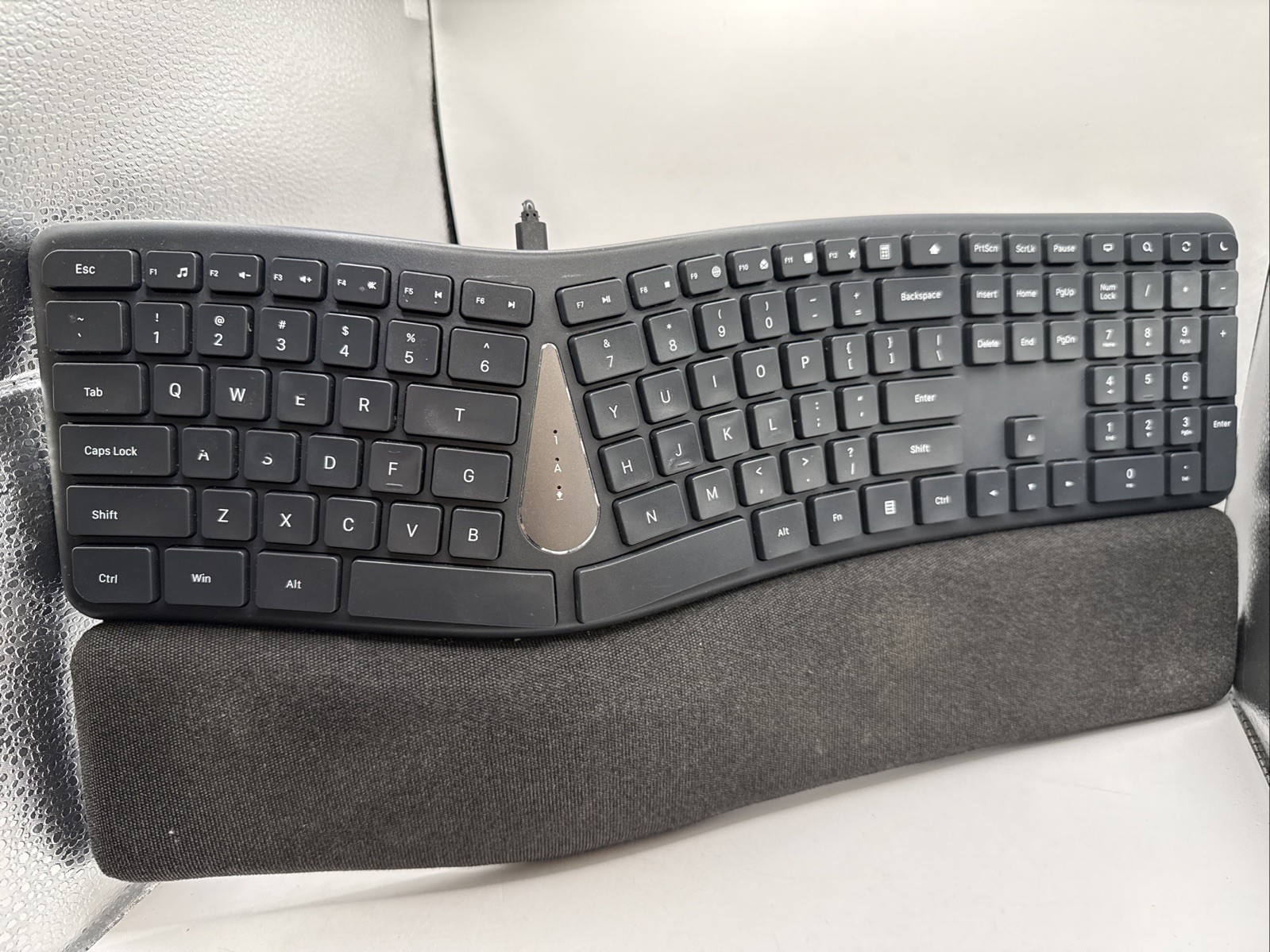 Delton KB250 Ergonomic Wired Keyboard - Black