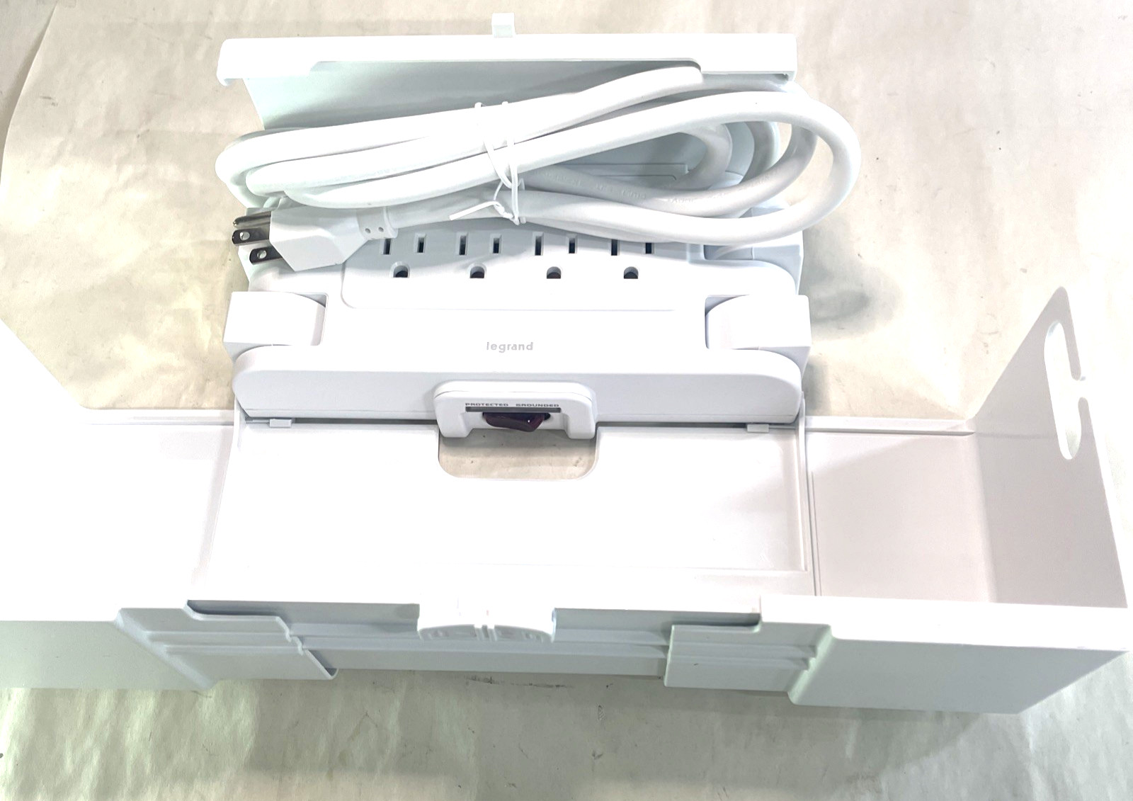 Wiremold Cordmate Cable Management Box, CCBP8-WH,White 8 outlets. Compact Design