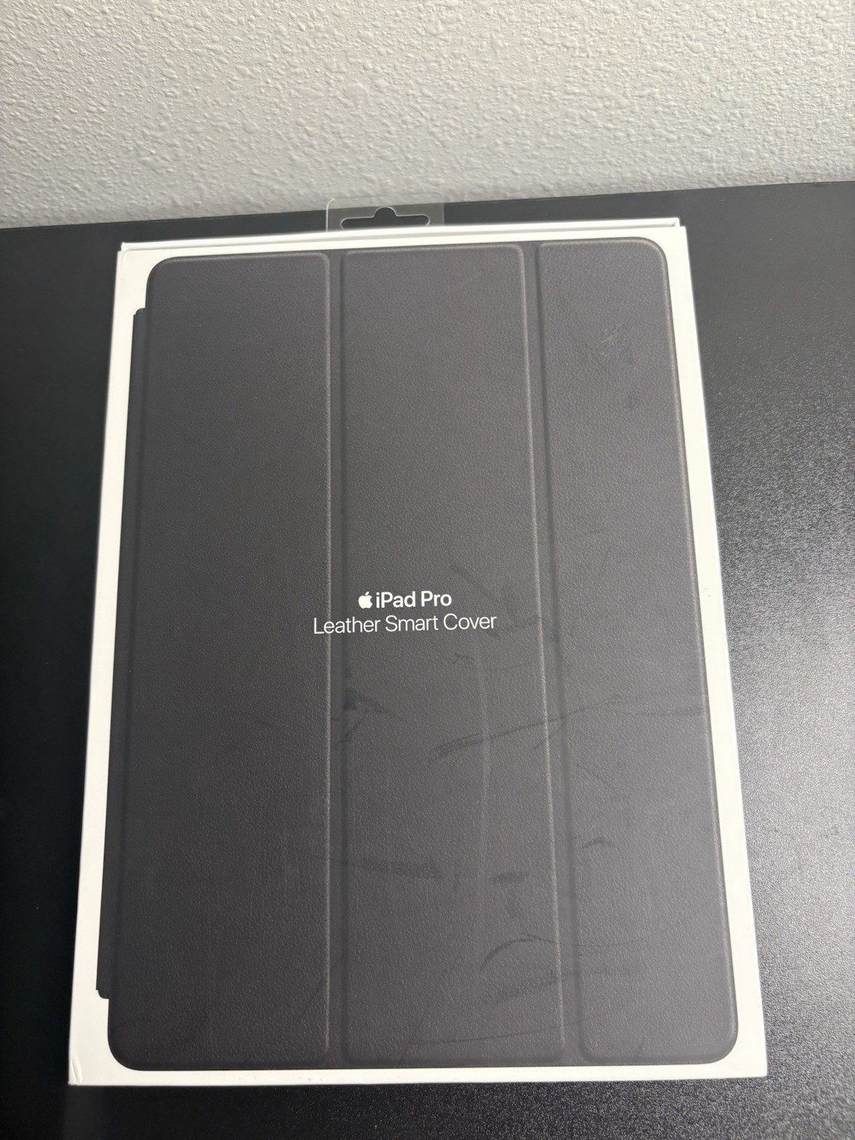 Apple iPad Pro 10.5” Leather Smart Cover Black MPUD2ZM/A OEM Open Box