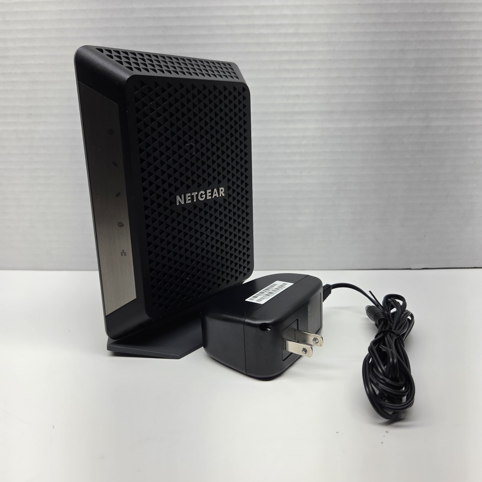 NETGEAR CM700 DOCSIS 3.0 High Speed Cable Modem 32x8 w/ Power Adapter Tested