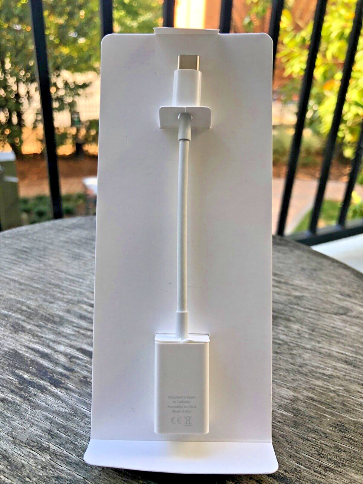 USB-C to USB Adapter MJ1M2AM/A Model A1632 Apple Genuine