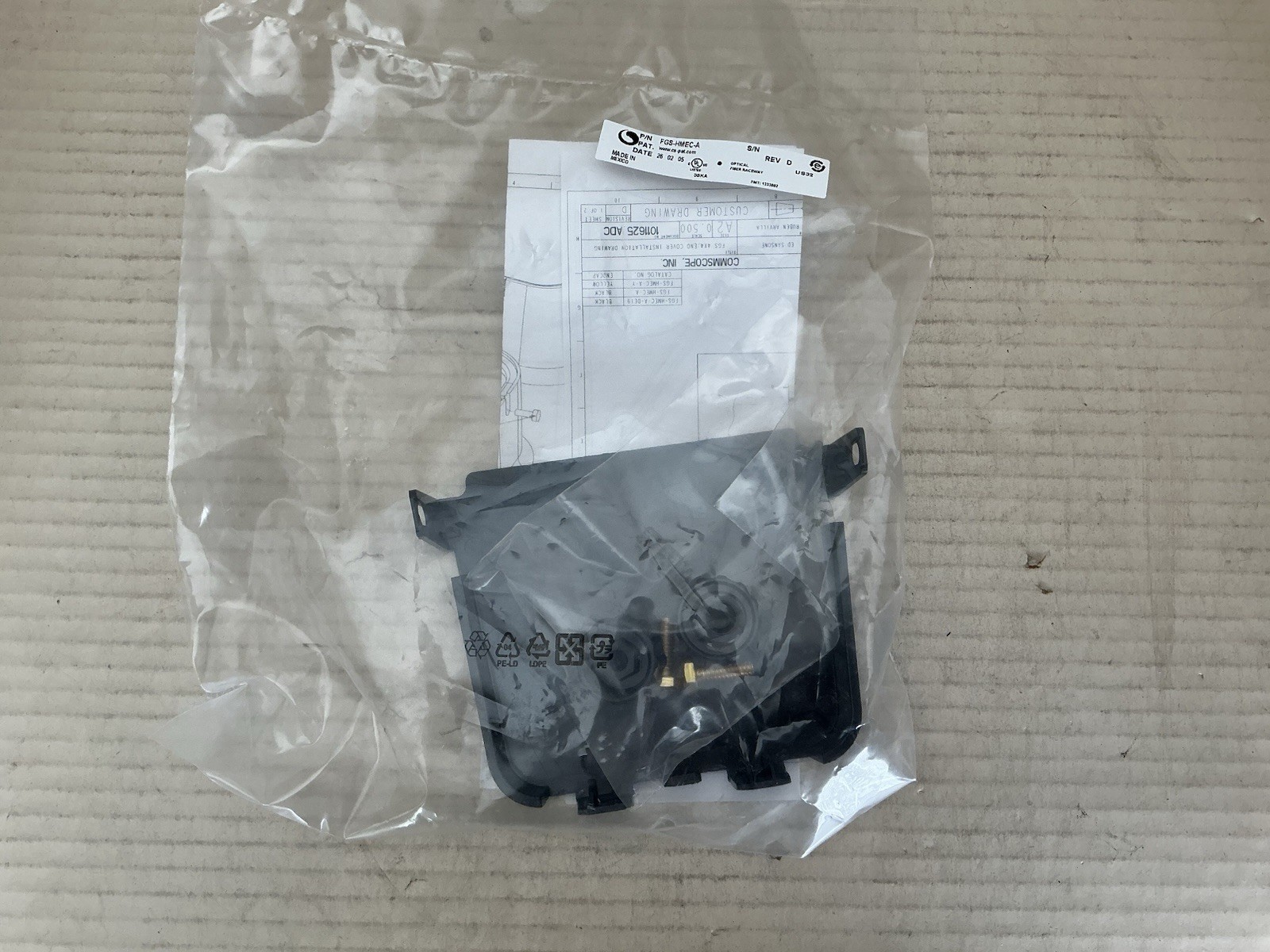 ADC / COMMSCOPE / FGS-HMEC-A / FIBERGUIDE/ END CAP KIT / 4X4 INCHES