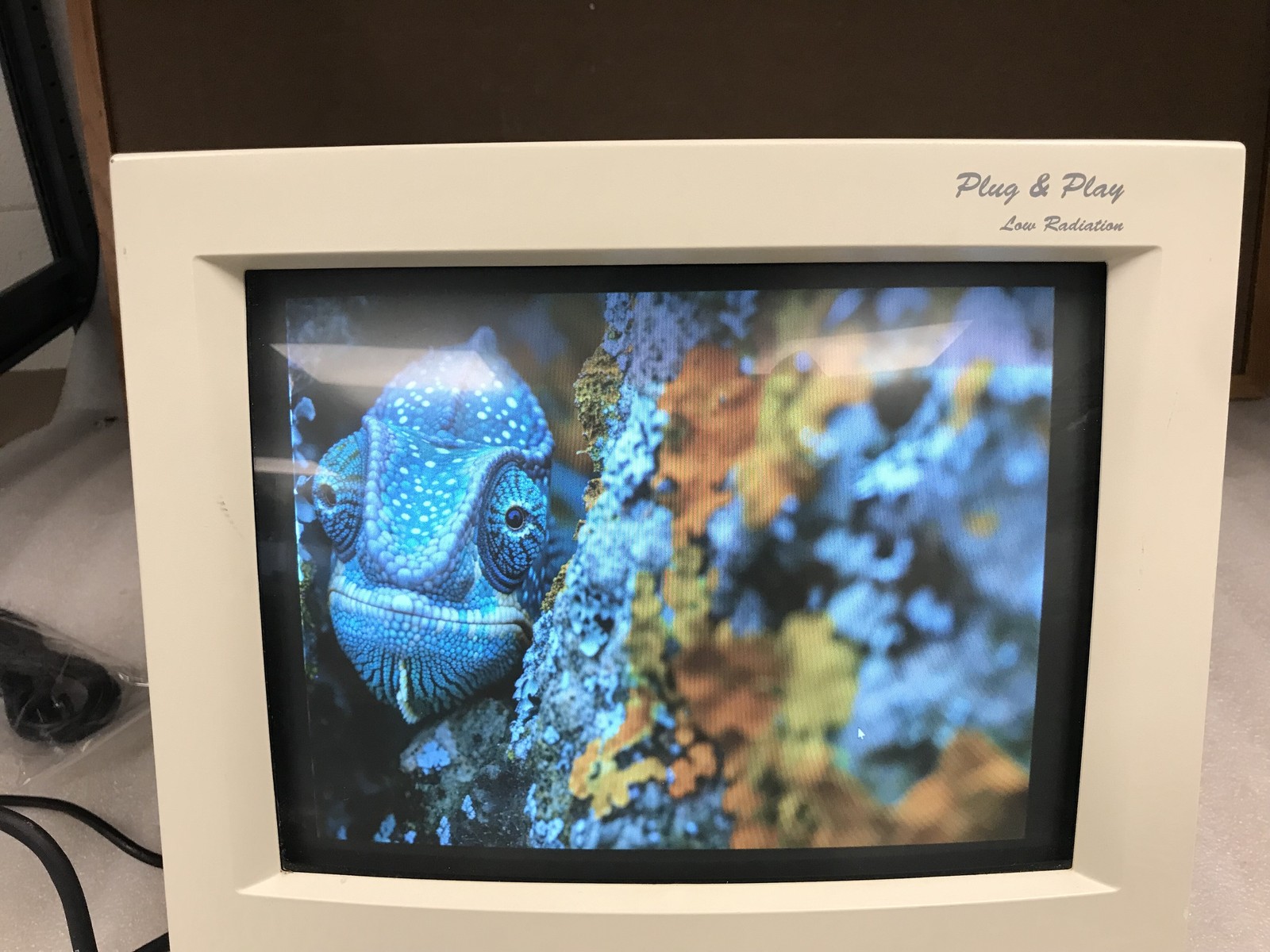 Sceptre P351 20" Color VGA Video Computer Monitor for Retro Gaming