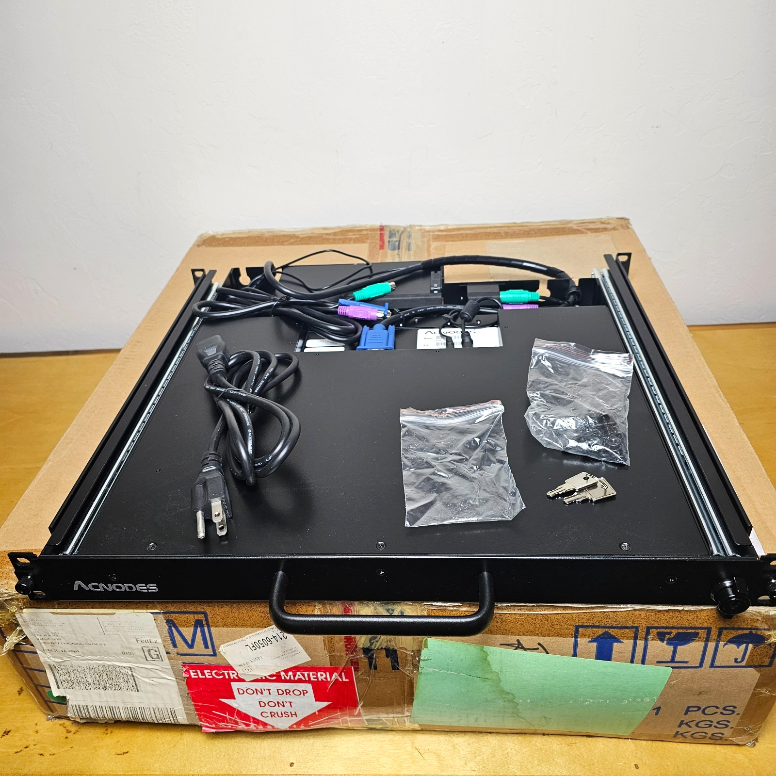 Acnodes KD9170 Rack Console 17" LCD Keyboard 8-Port KVM Switch - NOB