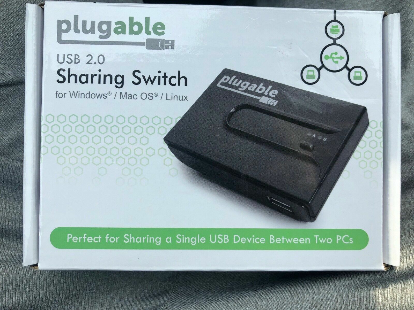 Plugable USB 2.0 Sharing Switch with Two Cables