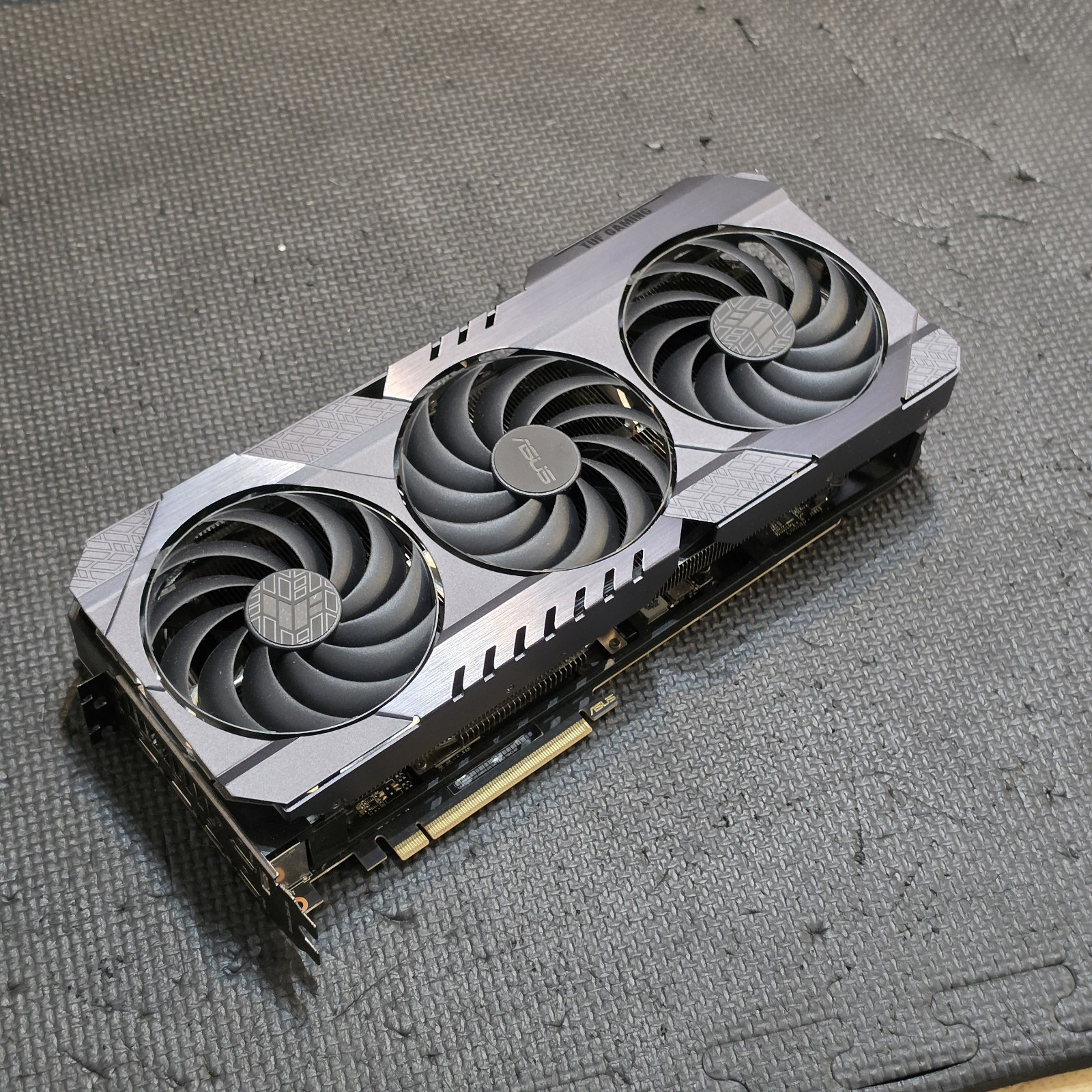 ASUS NVIDIA GeForce RTX 3090 Ti Triple Fan GPU DisplayPort HDMI Heatsink TUF