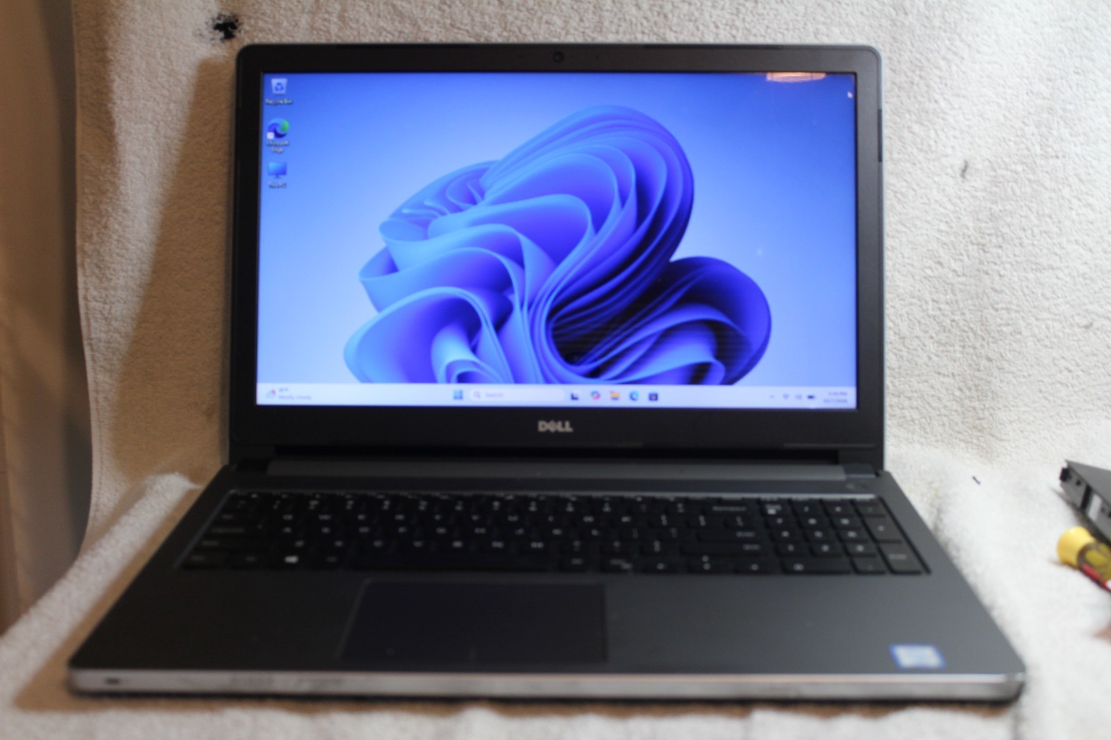Dell Inspiron 5559-15.6"-Intel i5@2.3GHz-12GB-128GB SSD-Windows 11-Cam-READ ALL