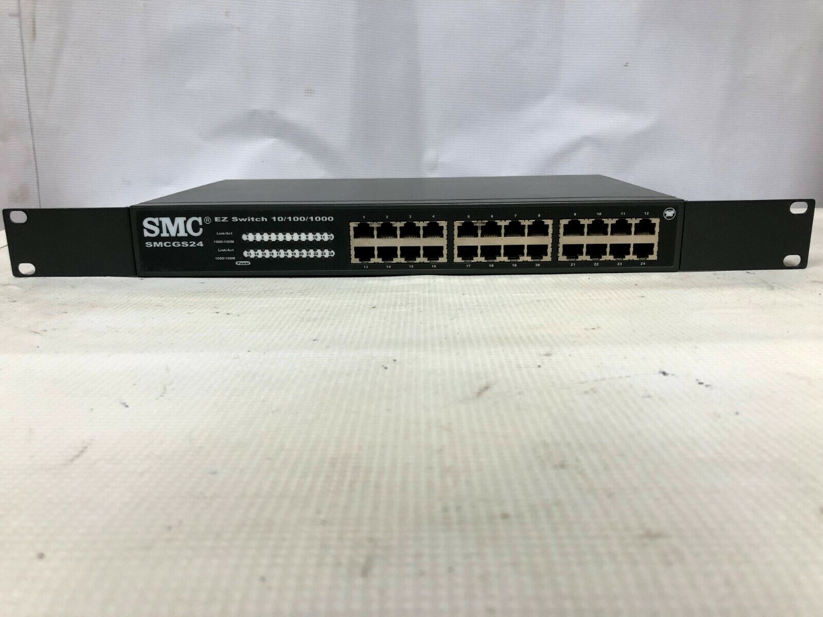 SMC Networks SMC EZ (SMCGS24CSMART) 24-Ports External Switch Managed